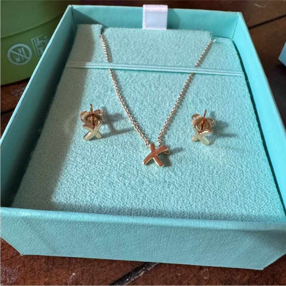 Tiffany & Co. 18K Gold Kiss Necklace and Earrings